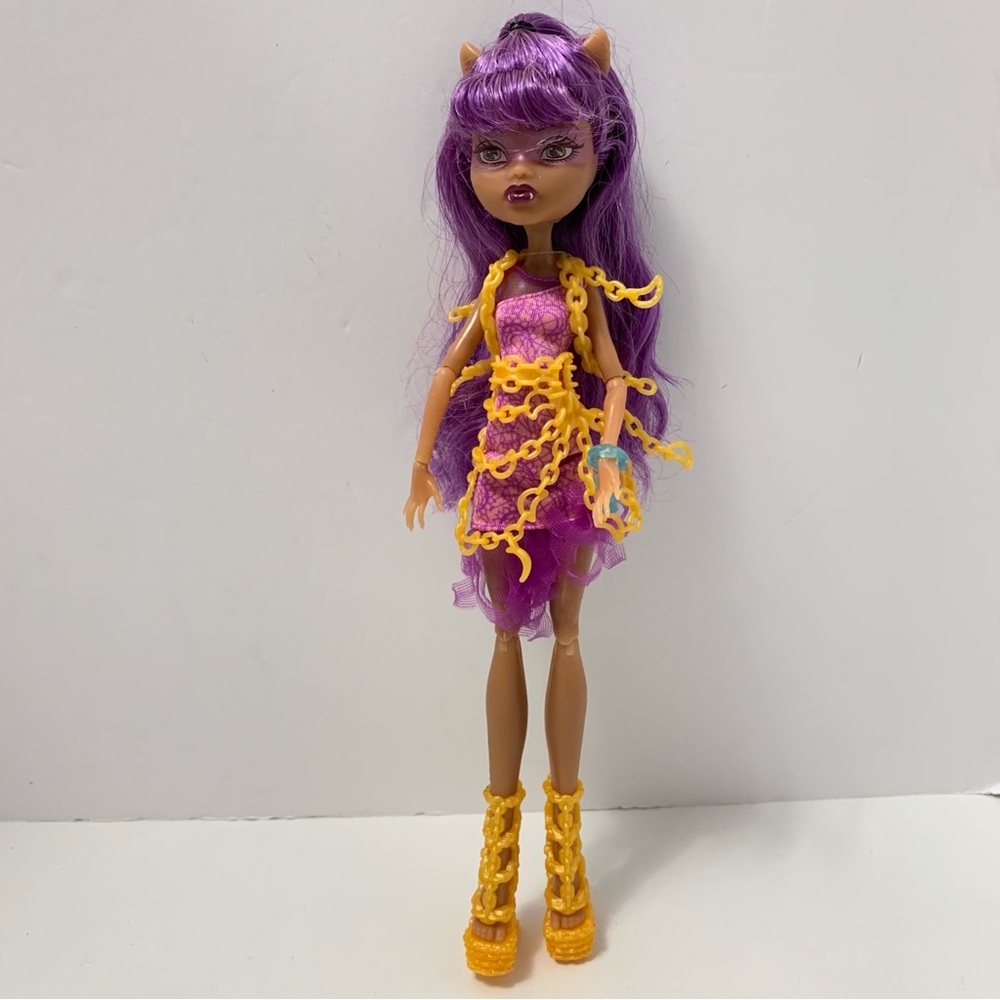 MONSTER HIGH DOLL CLAWDEEN HAUNTED DOLL doll toy complete